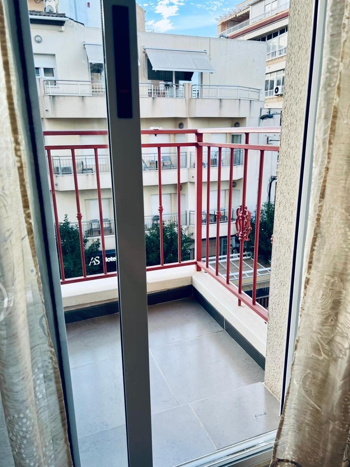 Nice And New Furnished Apartments In Torrevieja Centre Exterior foto